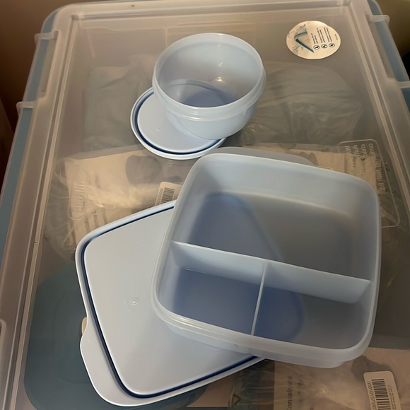 New from Tupperware Perfect lunchbox food storage container - Picture 3 of 7